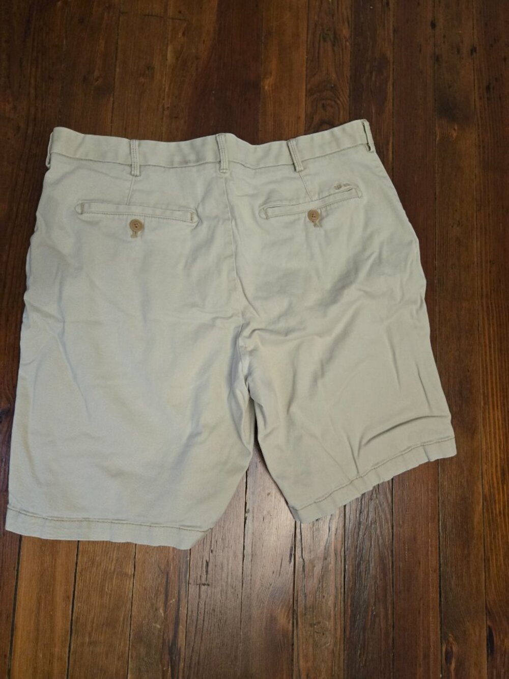 Izod Mens Saltwater Stretch Khaki Short 34in - Picture 2 of 3